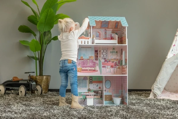 Suze ist 3 Jahre alt und 100 cm groß