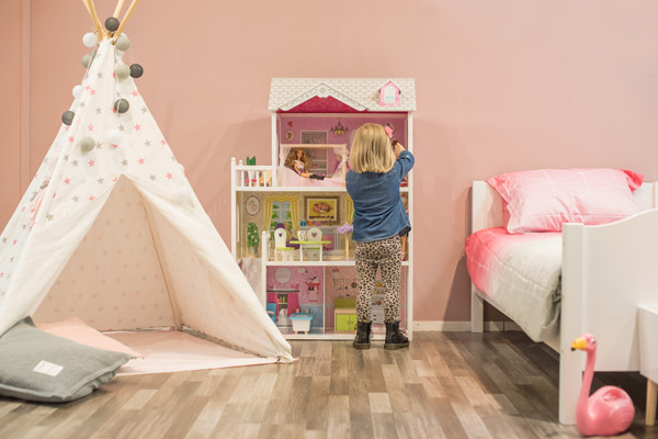 Lois ist 3 Jahre alt und 96 cm groß