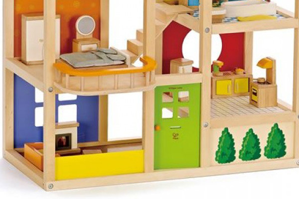 Fröhlich buntes Puppenhaus