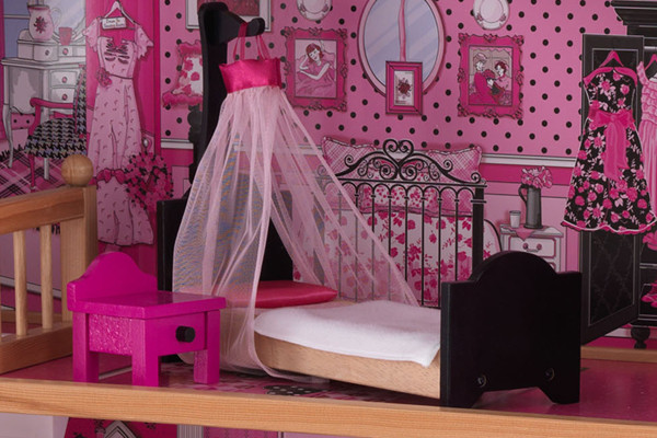 Schlafzimmer mit Bett und Nachttisch