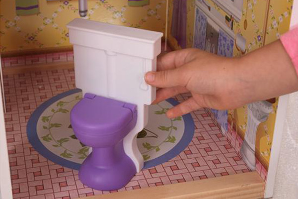 Die Toilette macht ein Spülgeräusch