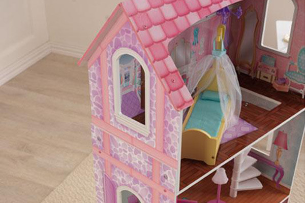 Rosa mehrgeschossiges Haus